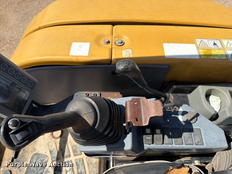 image for item DV8662 2013 Caterpillar 303.5E mini excavator