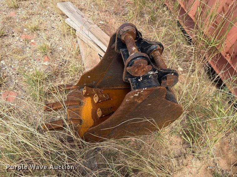 image for item DV8662 2013 Caterpillar 303.5E mini excavator