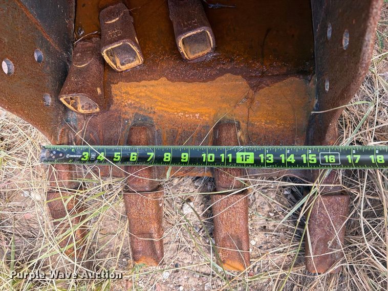image for item DV8662 2013 Caterpillar 303.5E mini excavator