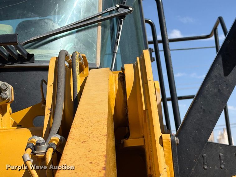 image for item DV8663 2015 Caterpillar 966M wheel loader