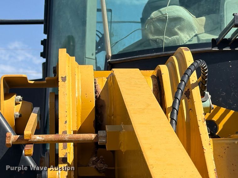 image for item DV8663 2015 Caterpillar 966M wheel loader