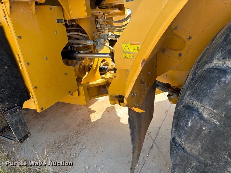 image for item DV8663 2015 Caterpillar 966M wheel loader
