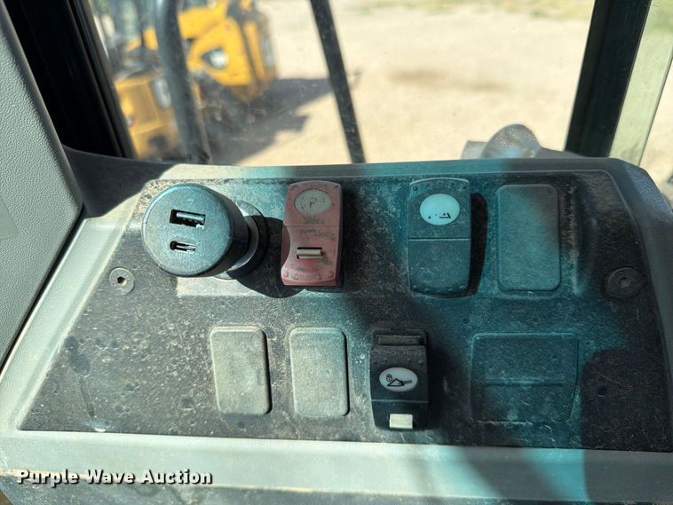 image for item DV8663 2015 Caterpillar 966M wheel loader