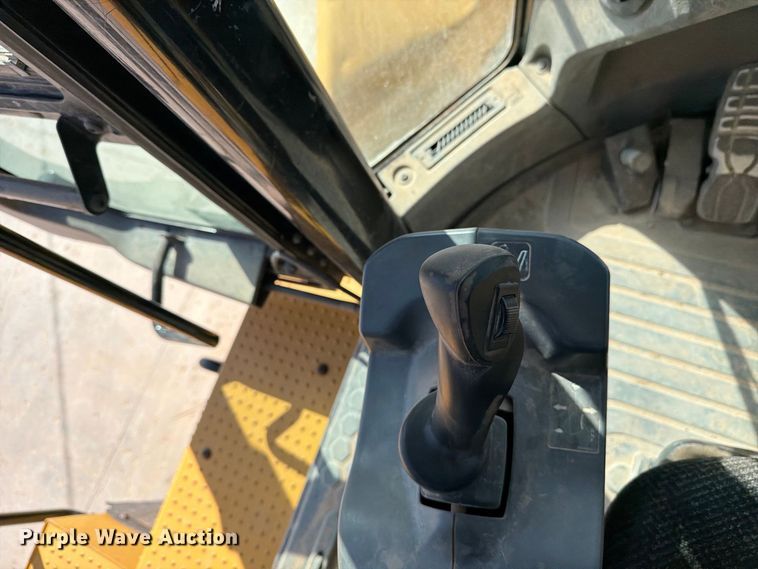 image for item DV8663 2015 Caterpillar 966M wheel loader