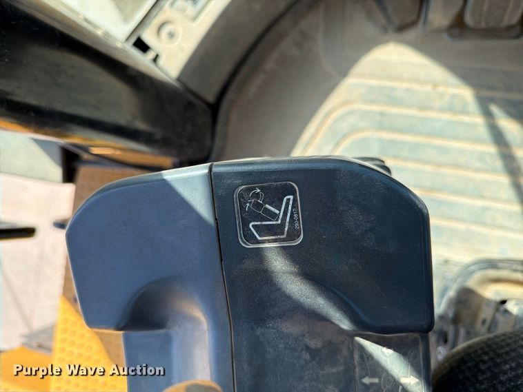 image for item DV8663 2015 Caterpillar 966M wheel loader