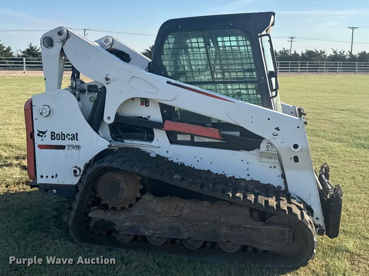 image for item DY3264 2016 Bobcat T740 tracked skid steer loader