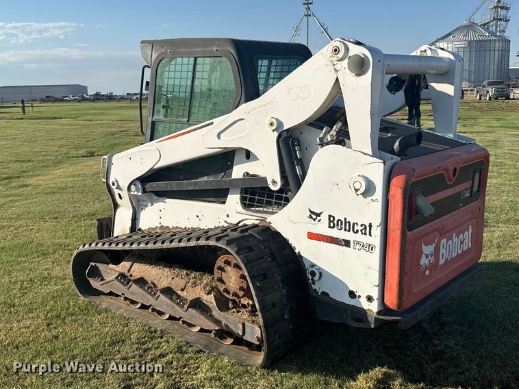 image for item DY3264 2016 Bobcat T740 tracked skid steer loader