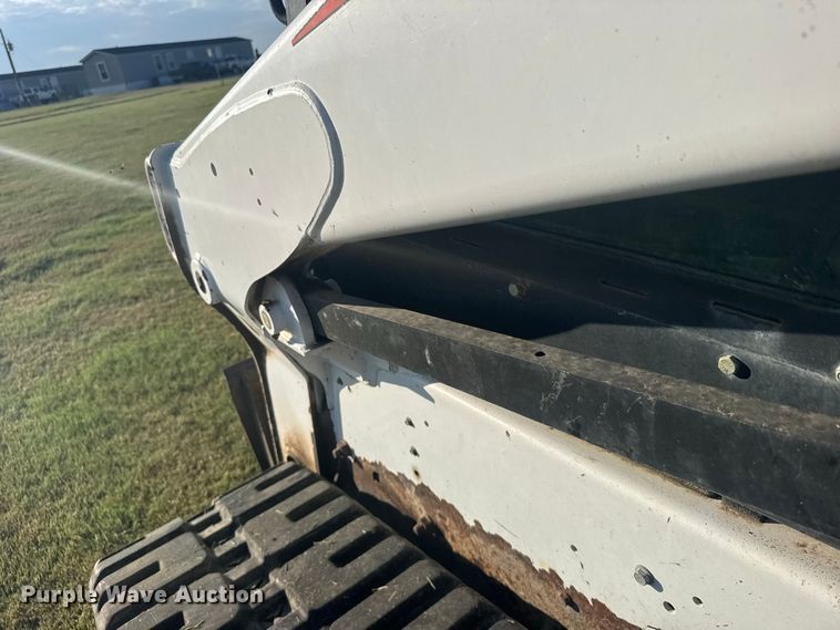 image for item DY3264 2016 Bobcat T740 tracked skid steer loader