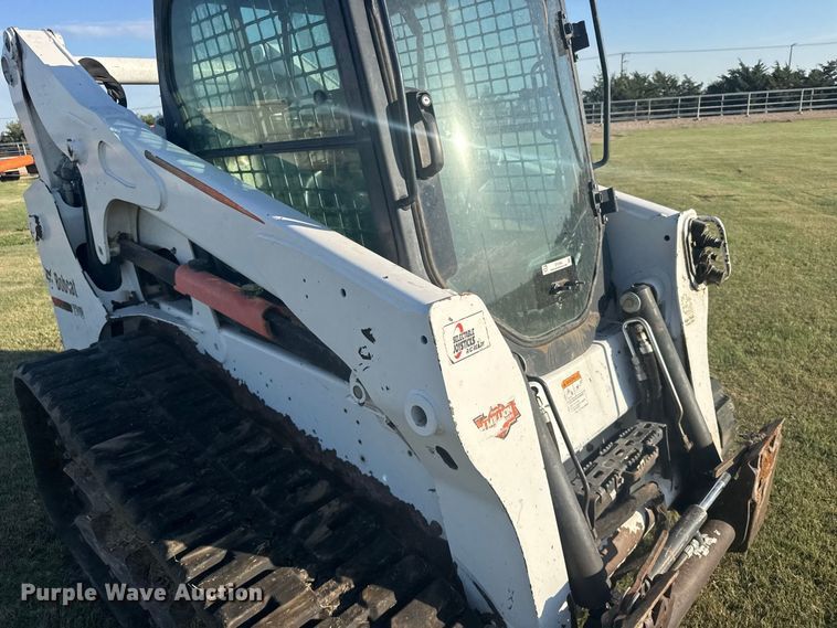 image for item DY3264 2016 Bobcat T740 tracked skid steer loader