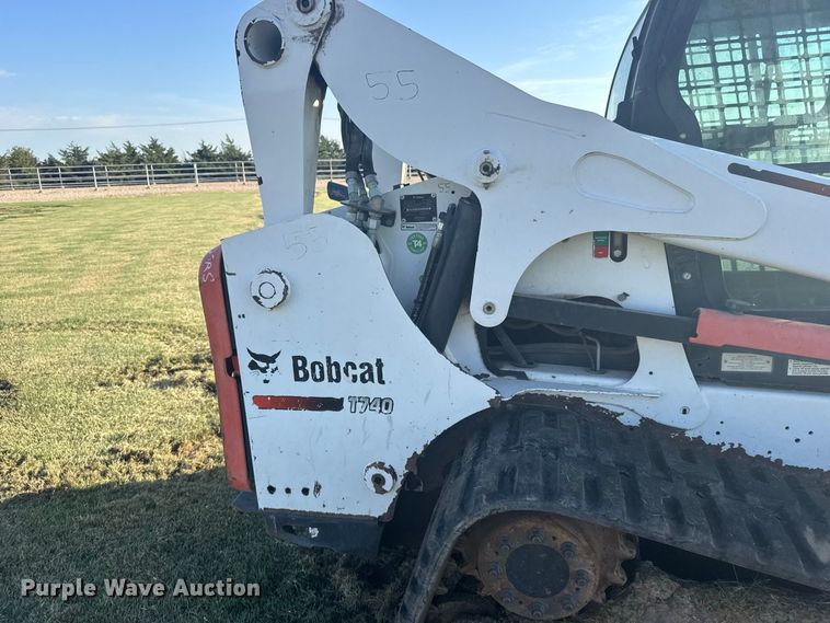image for item DY3264 2016 Bobcat T740 tracked skid steer loader