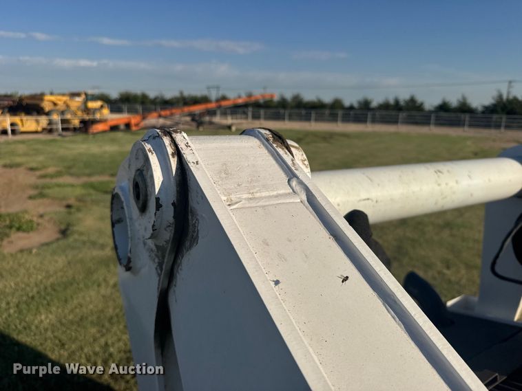 image for item DY3264 2016 Bobcat T740 tracked skid steer loader