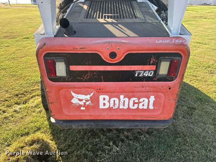 image for item DY3264 2016 Bobcat T740 tracked skid steer loader