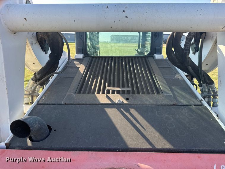 image for item DY3264 2016 Bobcat T740 tracked skid steer loader