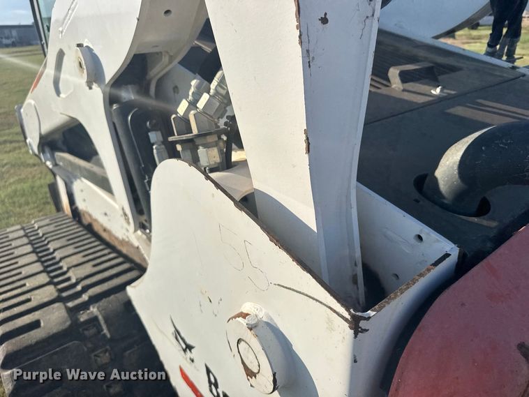 image for item DY3264 2016 Bobcat T740 tracked skid steer loader