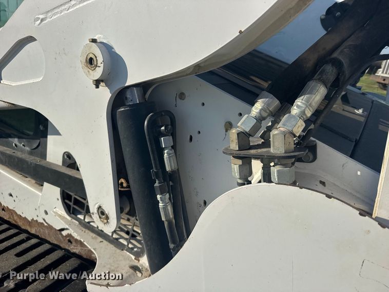 image for item DY3264 2016 Bobcat T740 tracked skid steer loader
