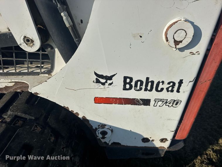 image for item DY3264 2016 Bobcat T740 tracked skid steer loader