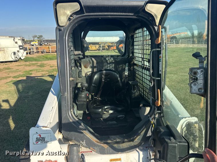 image for item DY3264 2016 Bobcat T740 tracked skid steer loader