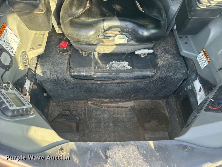 image for item DY3264 2016 Bobcat T740 tracked skid steer loader