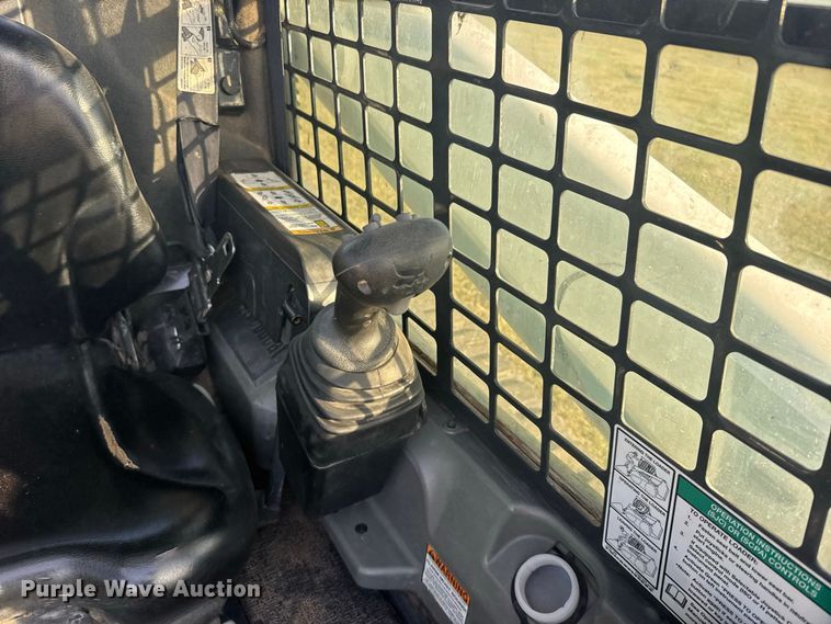 image for item DY3264 2016 Bobcat T740 tracked skid steer loader