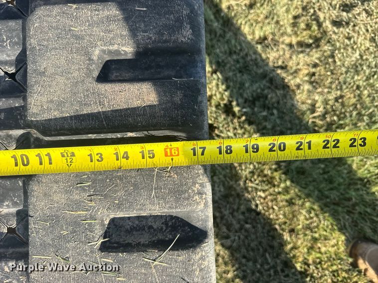 image for item DY3264 2016 Bobcat T740 tracked skid steer loader