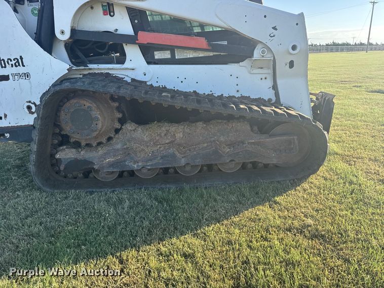image for item DY3264 2016 Bobcat T740 tracked skid steer loader