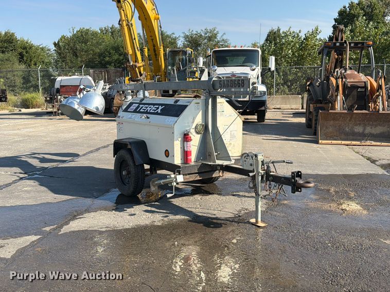 image for item DZ4689 2015 Terex RL4 light plant