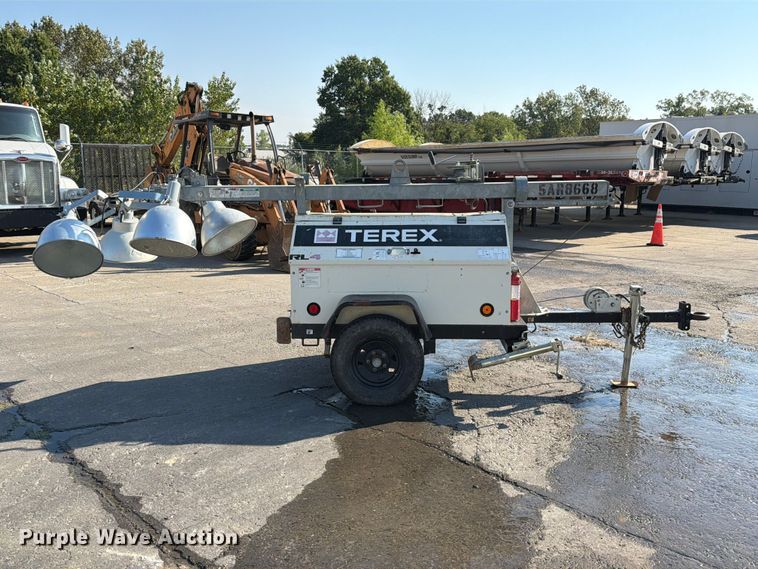 image for item DZ4689 2015 Terex RL4 light plant