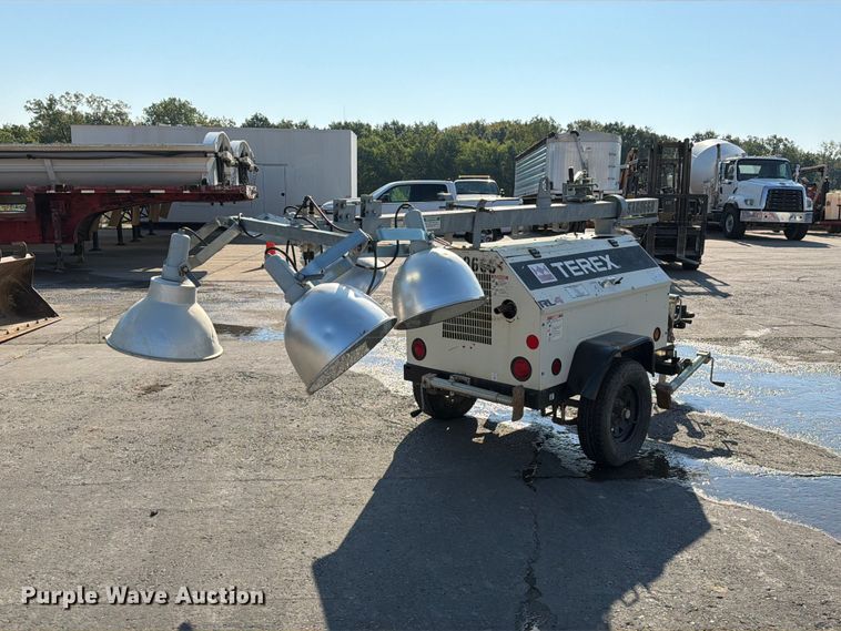 image for item DZ4689 2015 Terex RL4 light plant