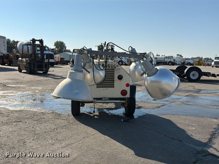 image for item DZ4689 2015 Terex RL4 light plant