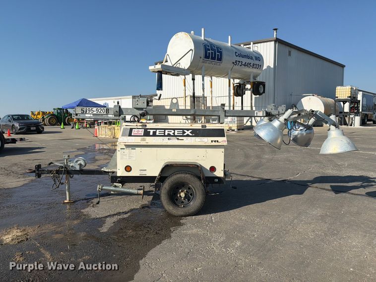 image for item DZ4689 2015 Terex RL4 light plant