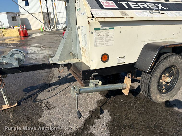 image for item DZ4689 2015 Terex RL4 light plant