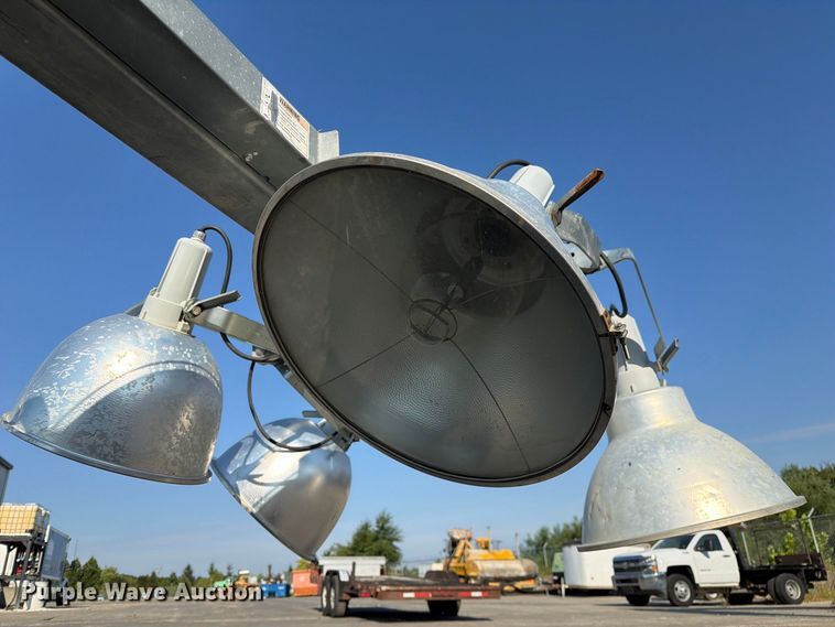 image for item DZ4689 2015 Terex RL4 light plant