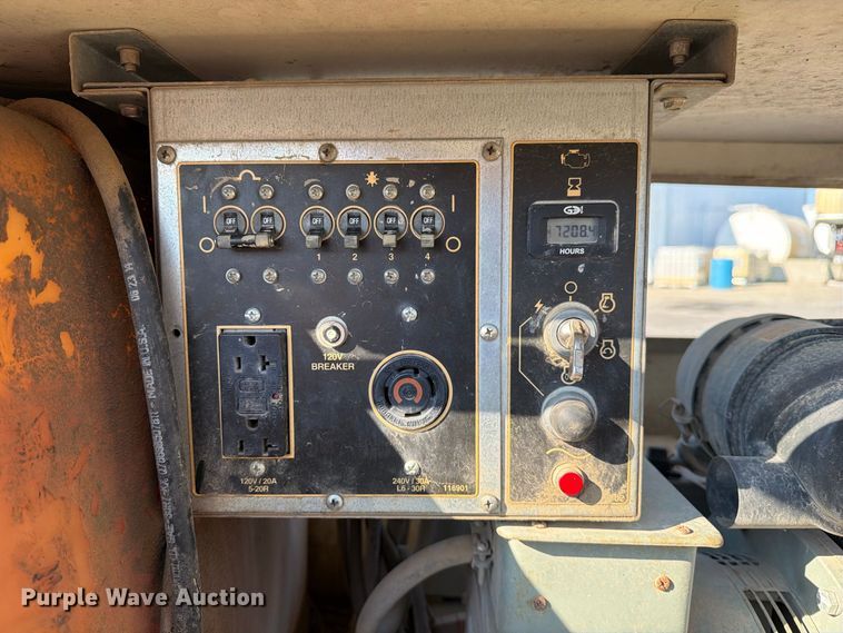 image for item DZ4689 2015 Terex RL4 light plant