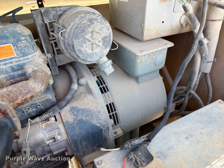 image for item DZ4689 2015 Terex RL4 light plant