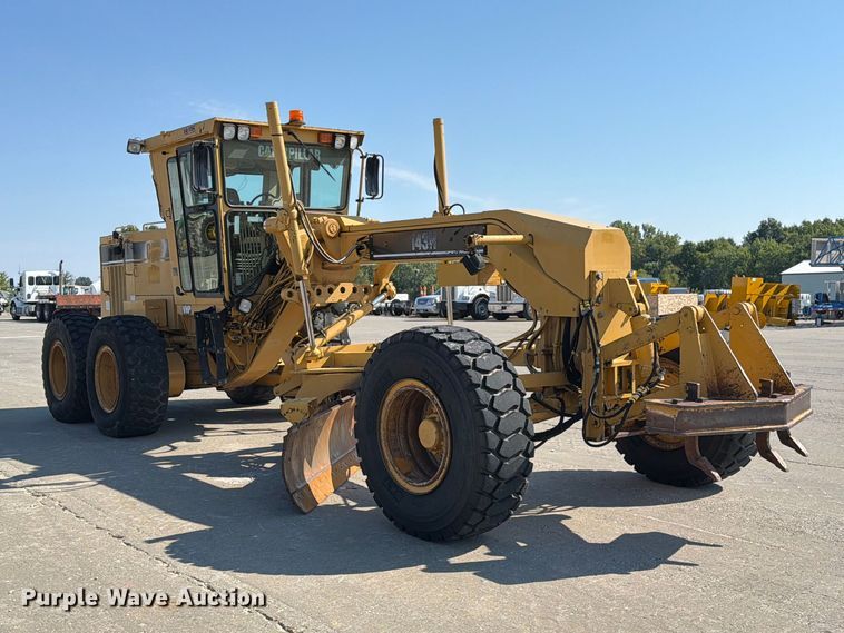 image for item DZ4696 2001 Caterpillar 143H motor grader