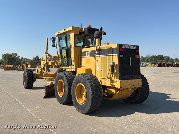 image for item DZ4696 2001 Caterpillar 143H motor grader