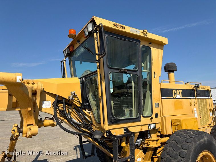 image for item DZ4696 2001 Caterpillar 143H motor grader