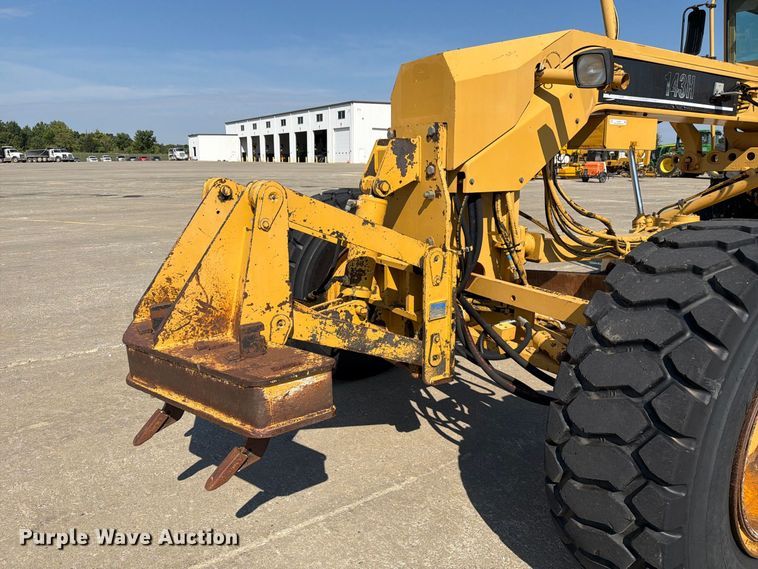 image for item DZ4696 2001 Caterpillar 143H motor grader