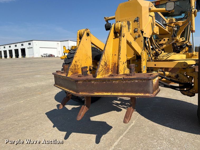 image for item DZ4696 2001 Caterpillar 143H motor grader