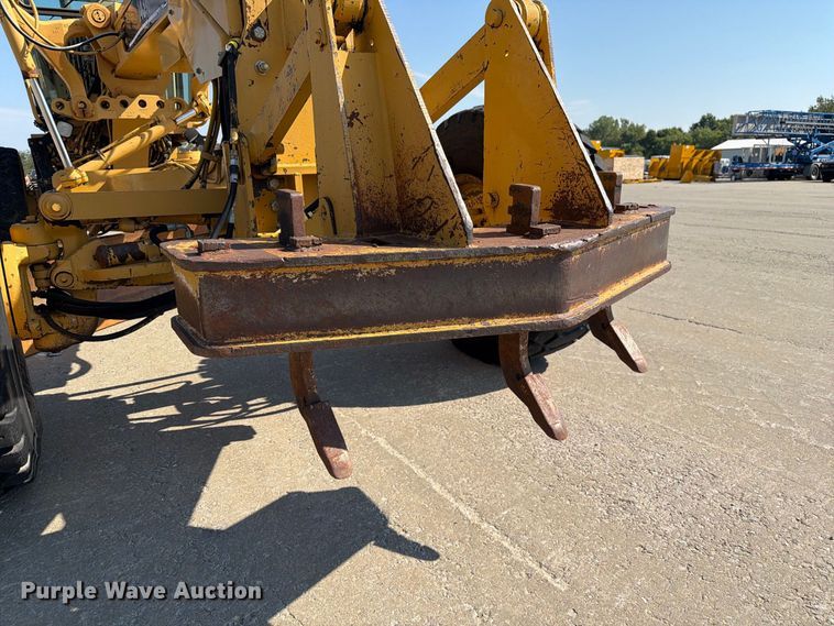 image for item DZ4696 2001 Caterpillar 143H motor grader