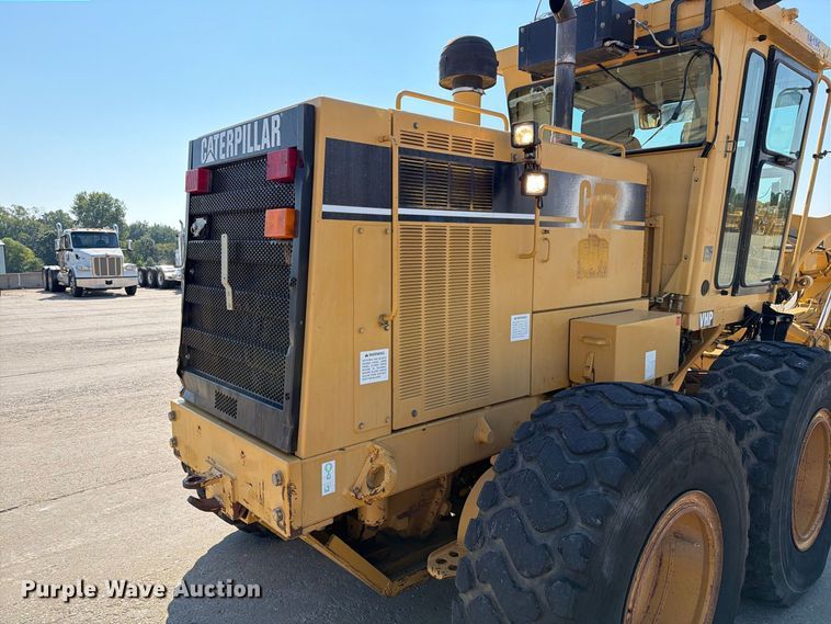 image for item DZ4696 2001 Caterpillar 143H motor grader