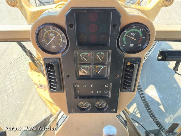image for item DZ4696 2001 Caterpillar 143H motor grader