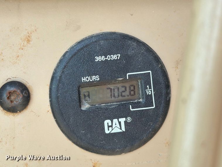 image for item DZ4696 2001 Caterpillar 143H motor grader