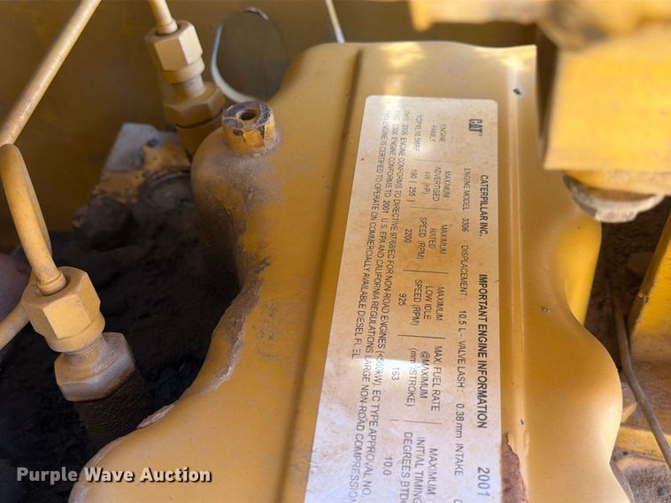 image for item DZ4696 2001 Caterpillar 143H motor grader