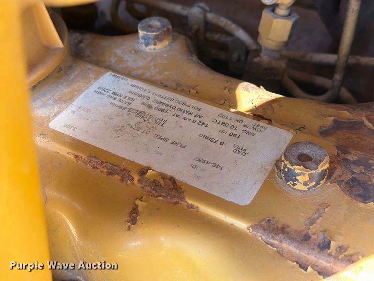 image for item DZ4696 2001 Caterpillar 143H motor grader