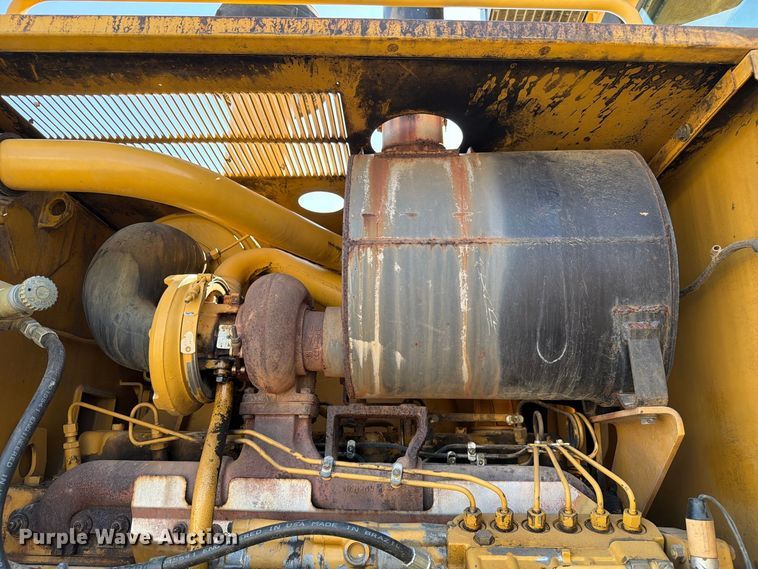 image for item DZ4696 2001 Caterpillar 143H motor grader