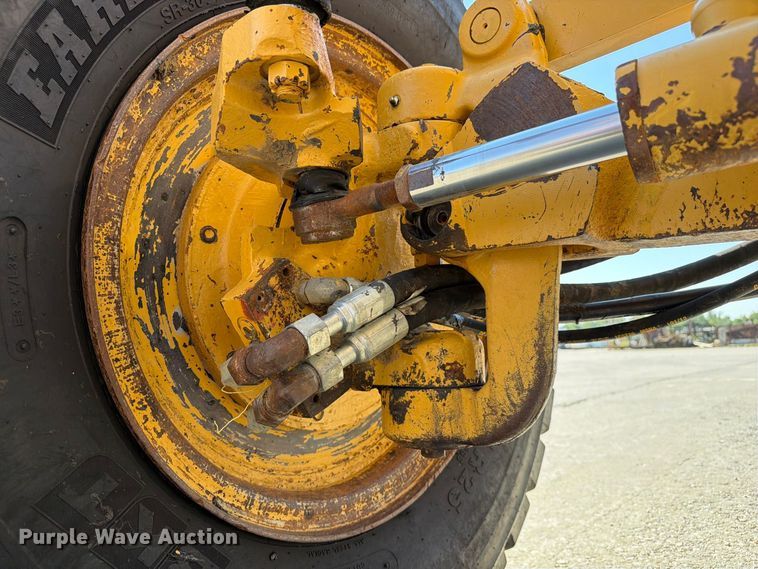 image for item DZ4696 2001 Caterpillar 143H motor grader