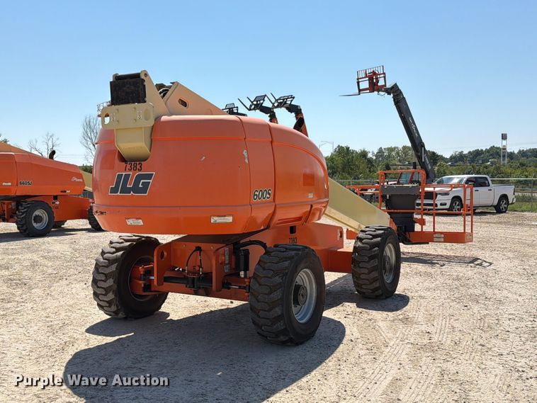 image for item DZ4700 2007 JLG 600S boom lift