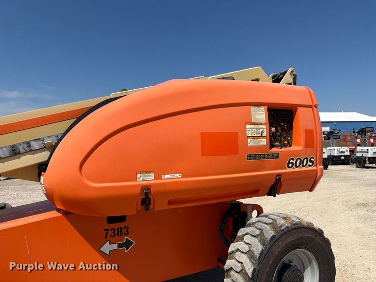 image for item DZ4700 2007 JLG 600S boom lift