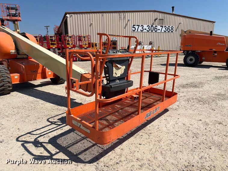 image for item DZ4700 2007 JLG 600S boom lift